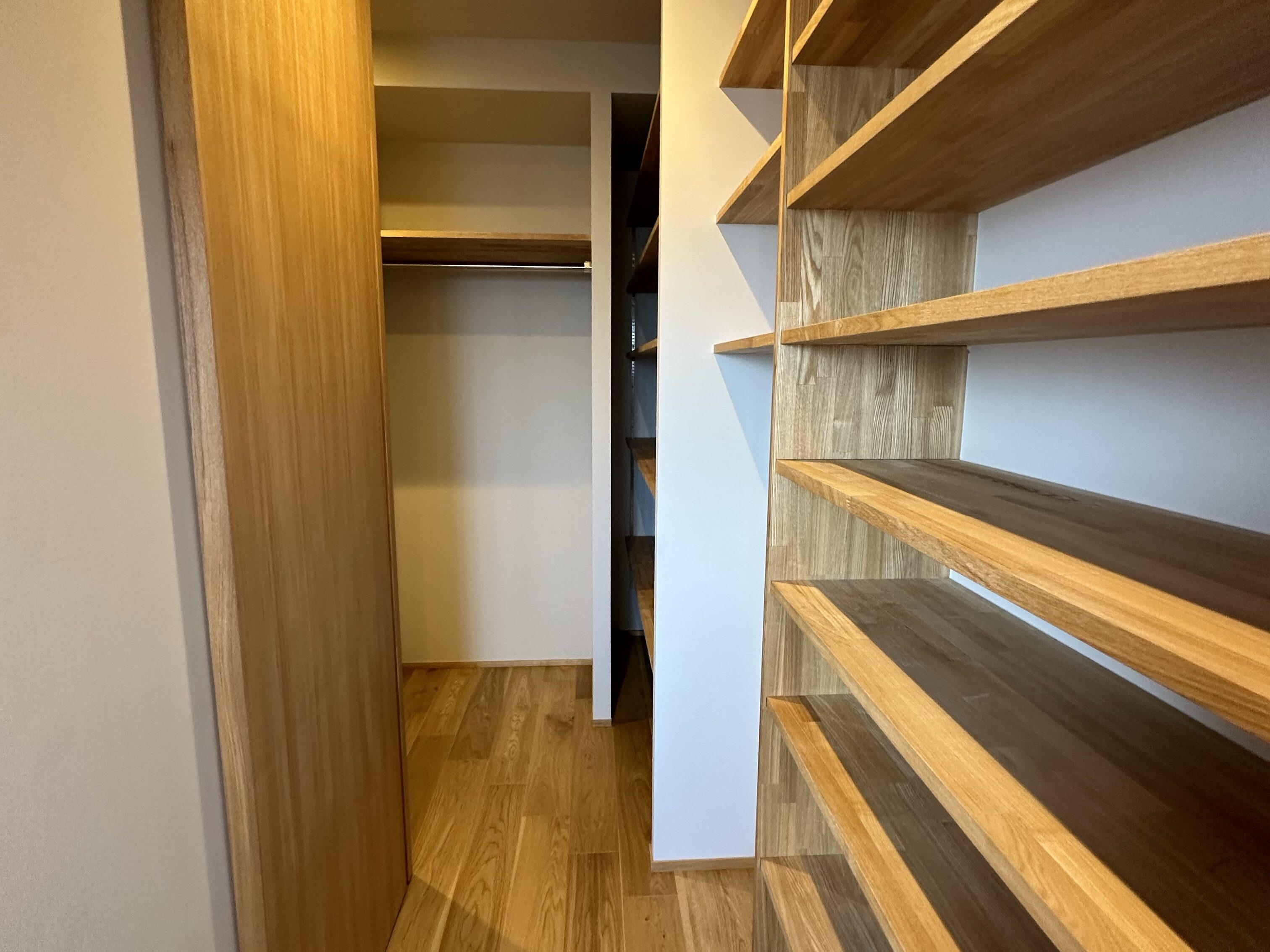 大阪市で実現した、玄関からぐるっと回れる回遊動線のマンションリノベーション