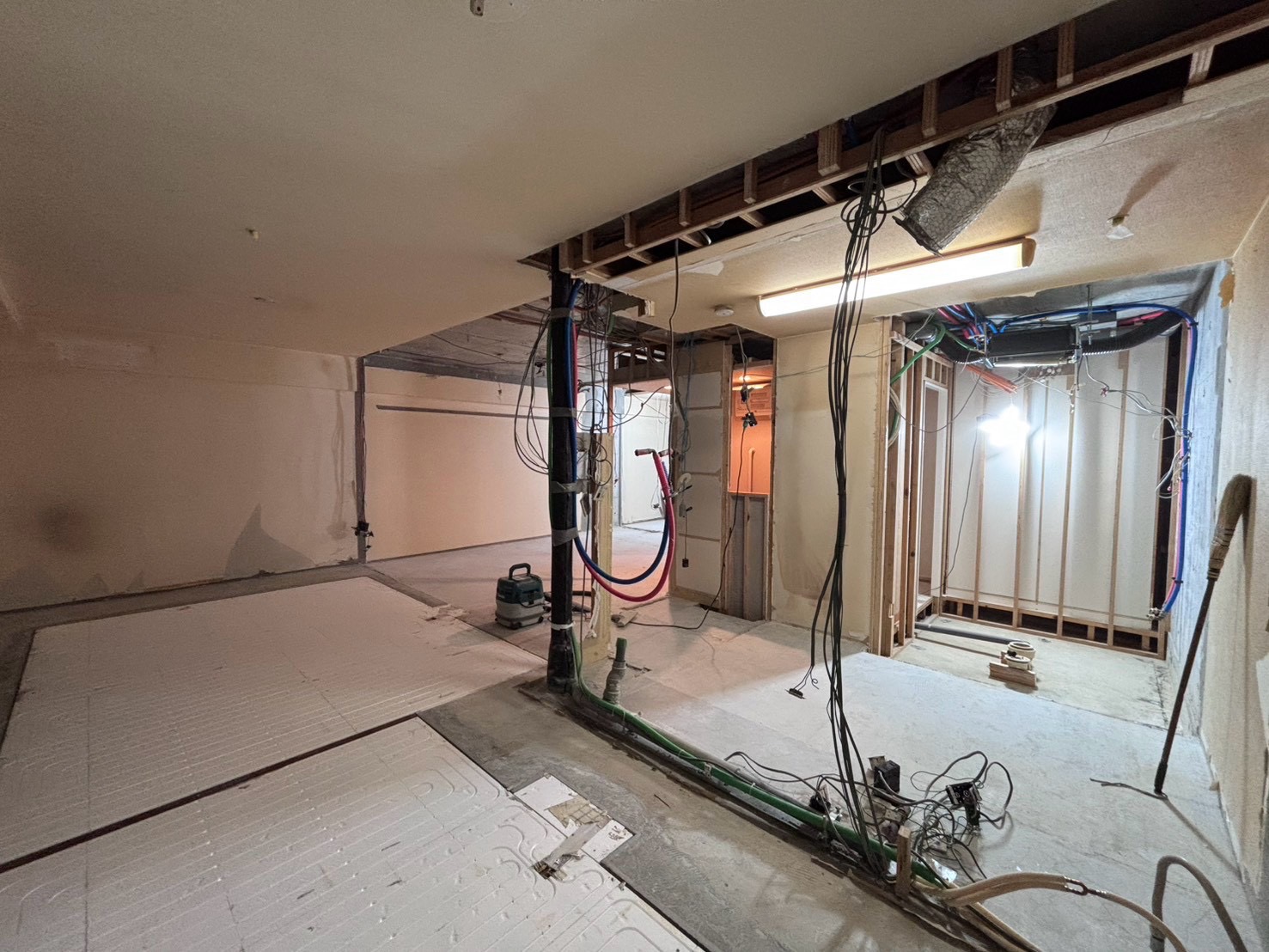 マンションリノベーションの施工過程|解体工事から次の工程へ